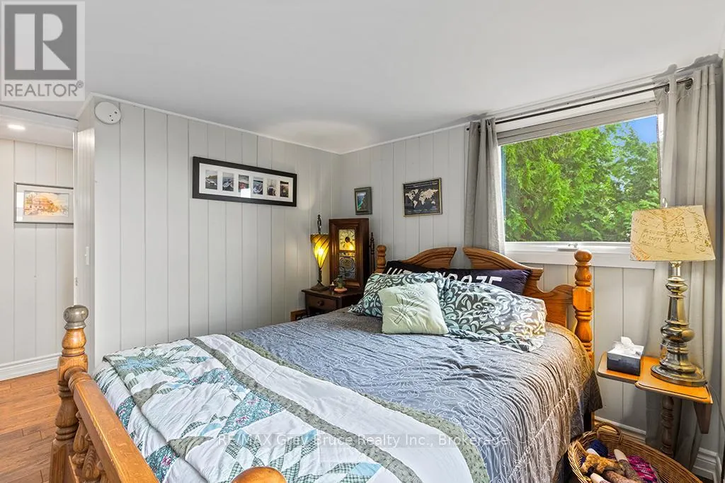 6 CHETWYND LANE