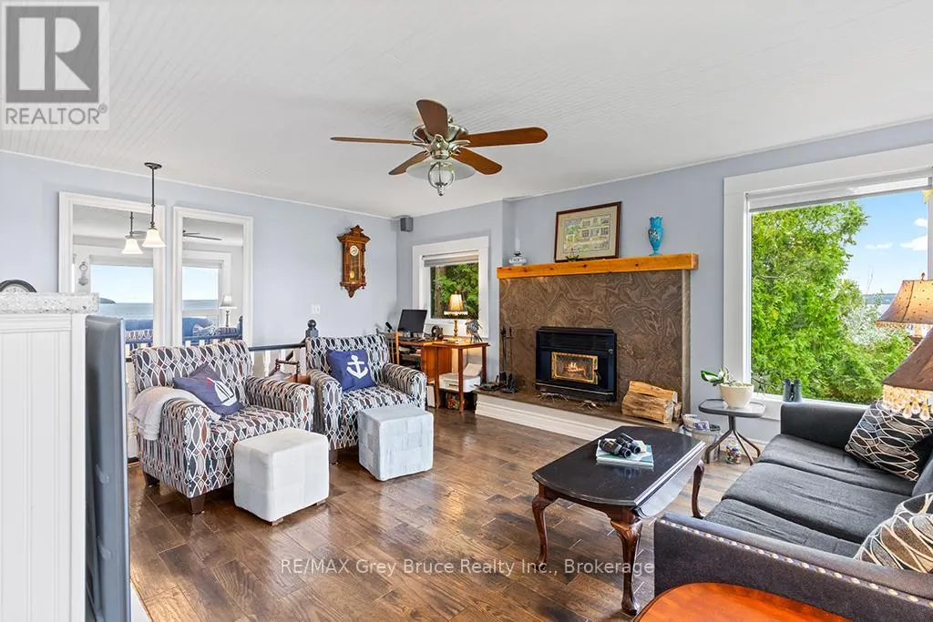 6 CHETWYND LANE