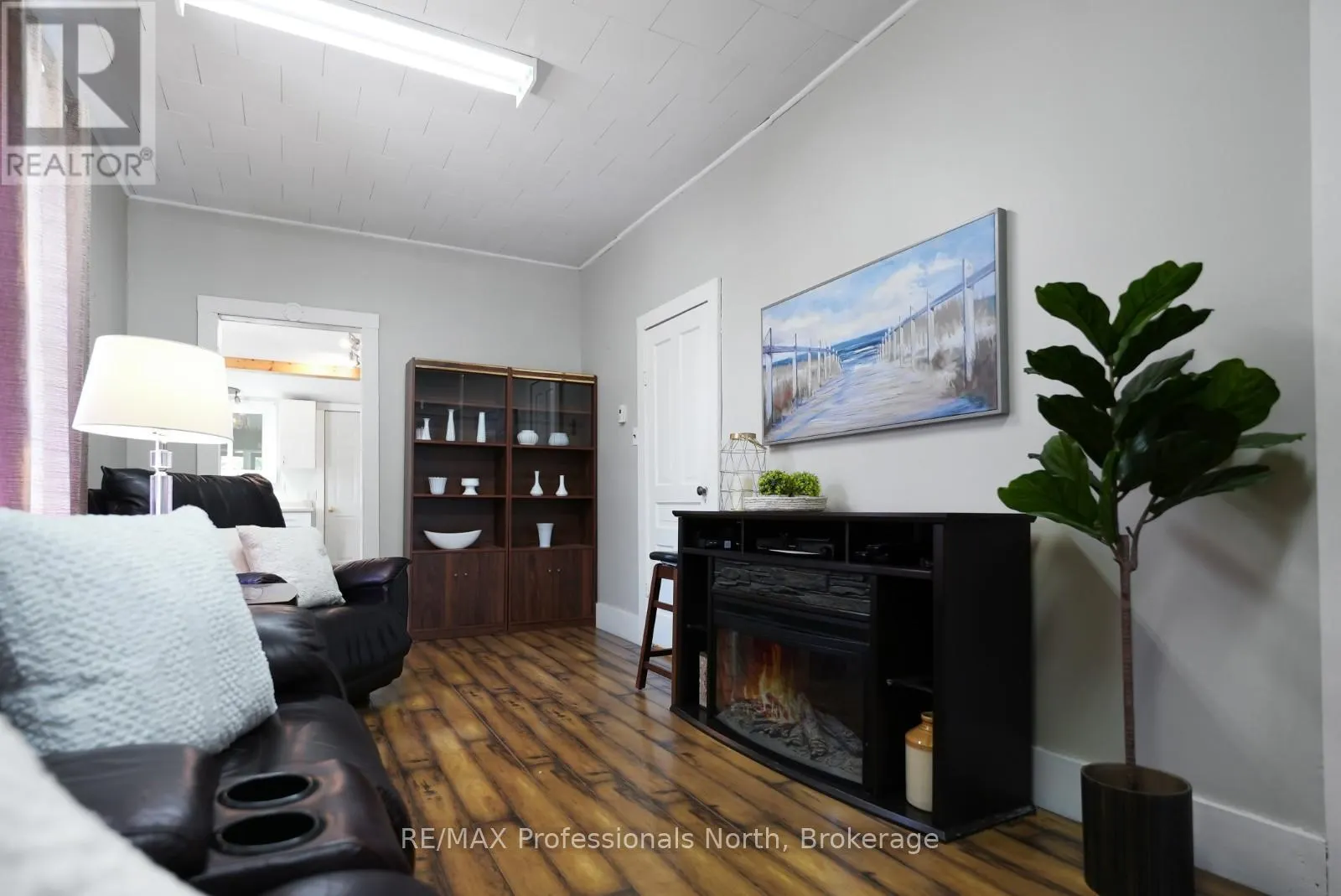 2279 LOOP ROAD