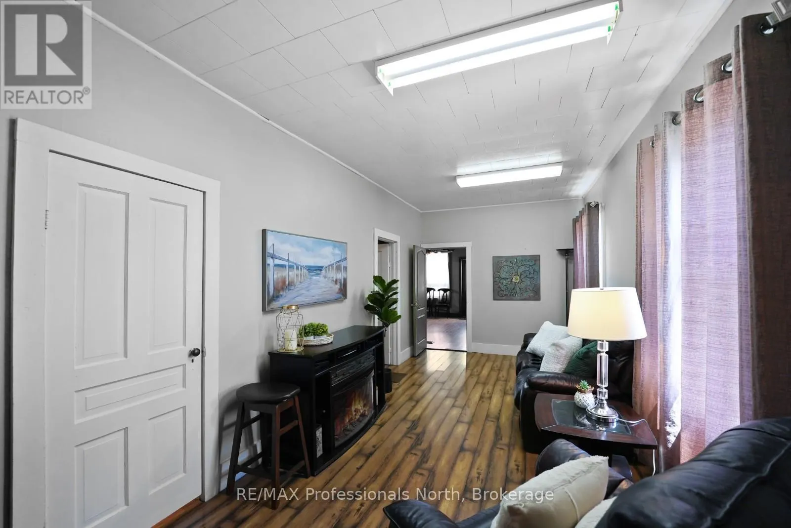 2279 LOOP ROAD