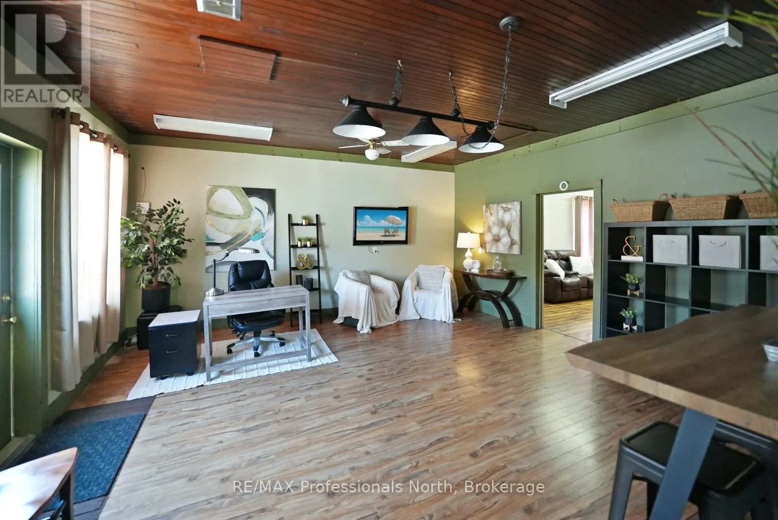 2279 LOOP ROAD