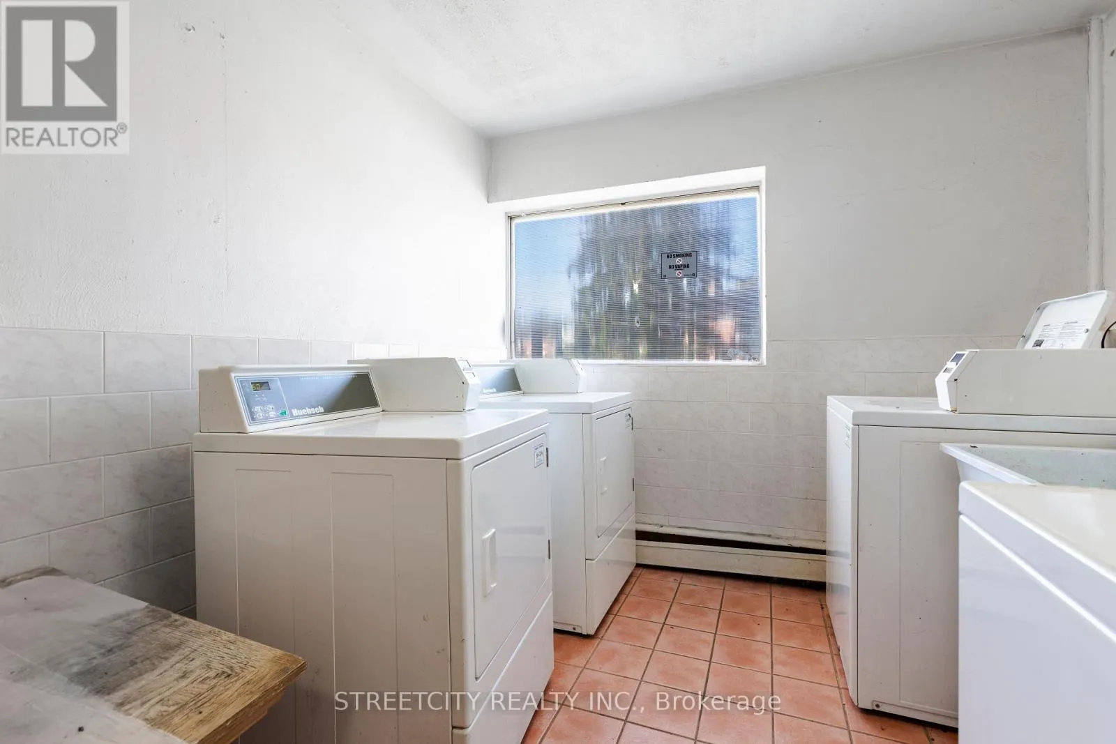 210 - 1172 HAMILTON ROAD E, #210