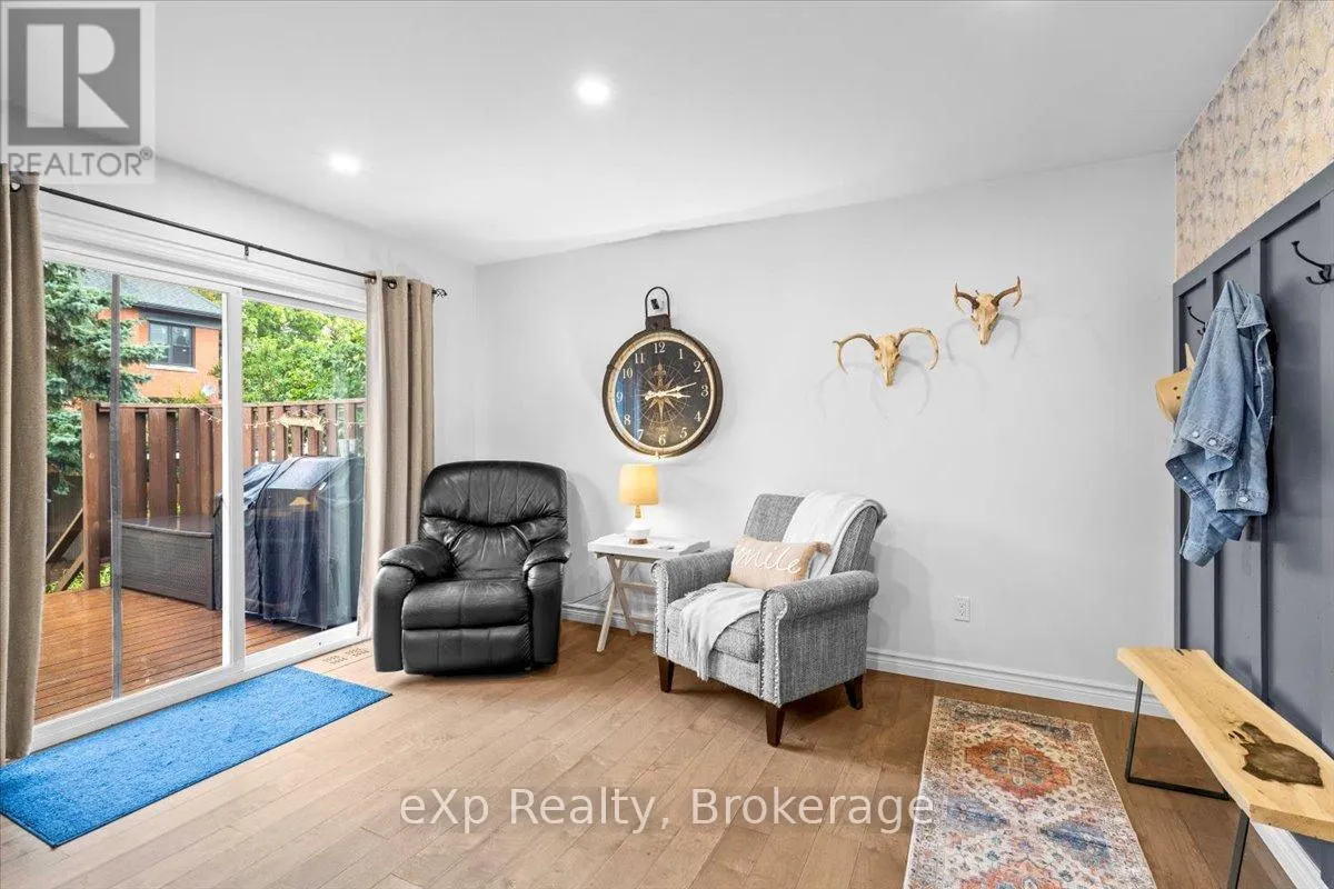 40 ARTHUR STREET W