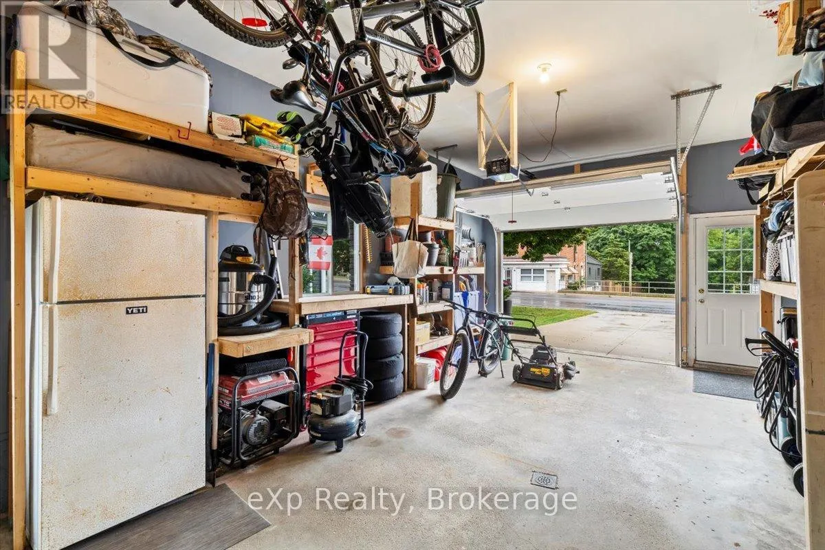 40 ARTHUR STREET W