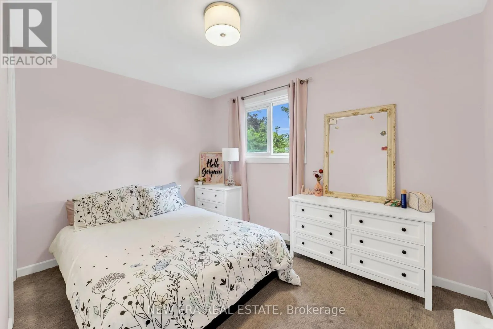 8 RAVENSDALE ROAD