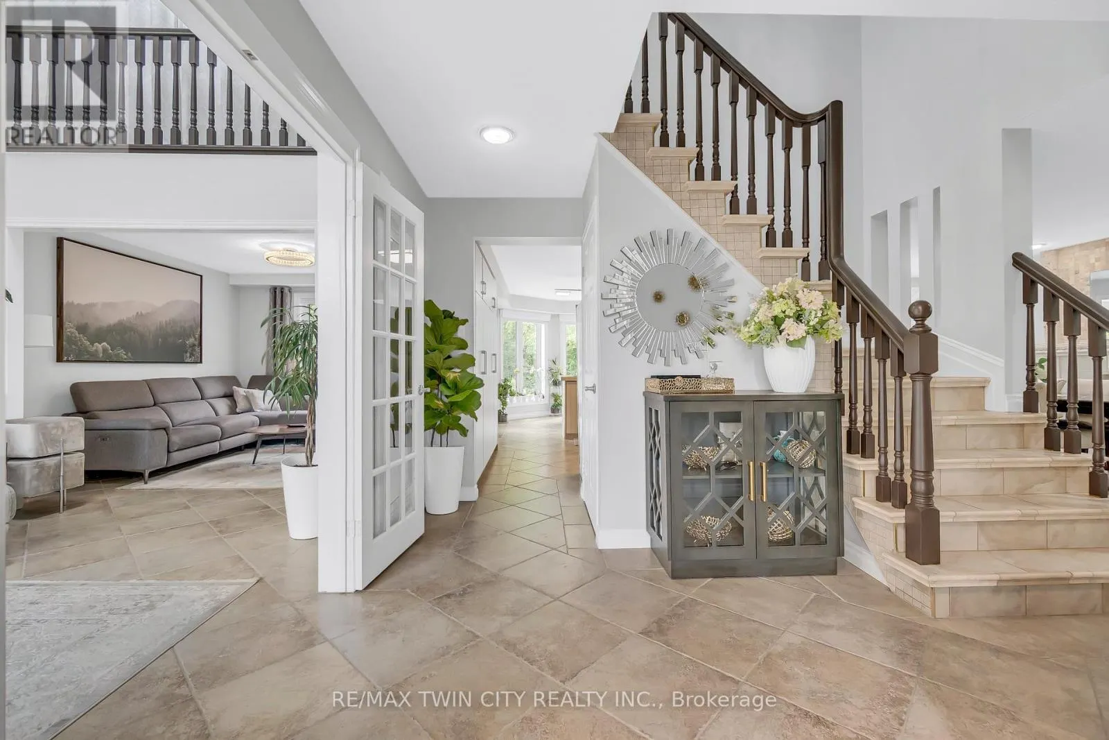107 CHANDOS DRIVE