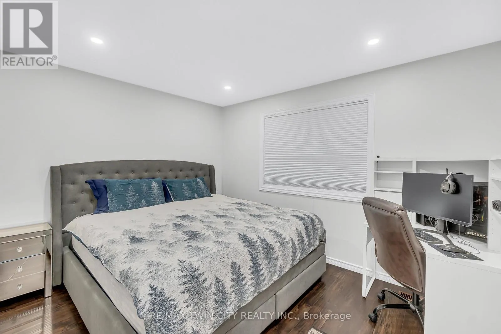 107 CHANDOS DRIVE