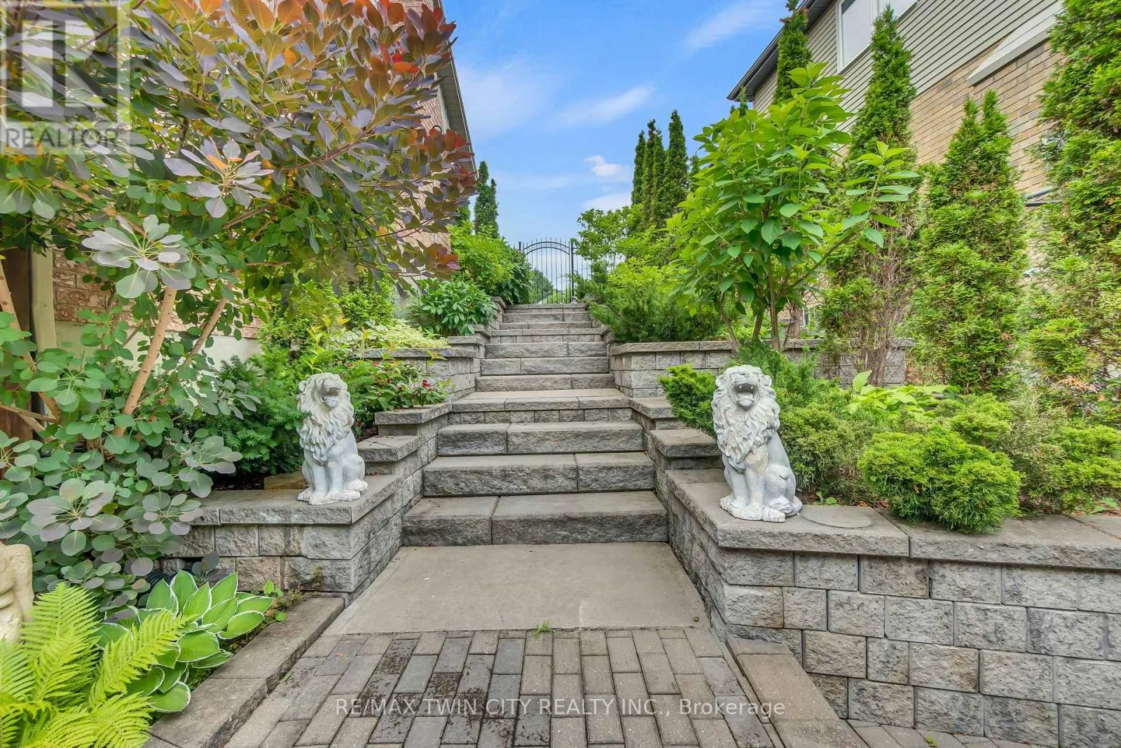 107 CHANDOS DRIVE