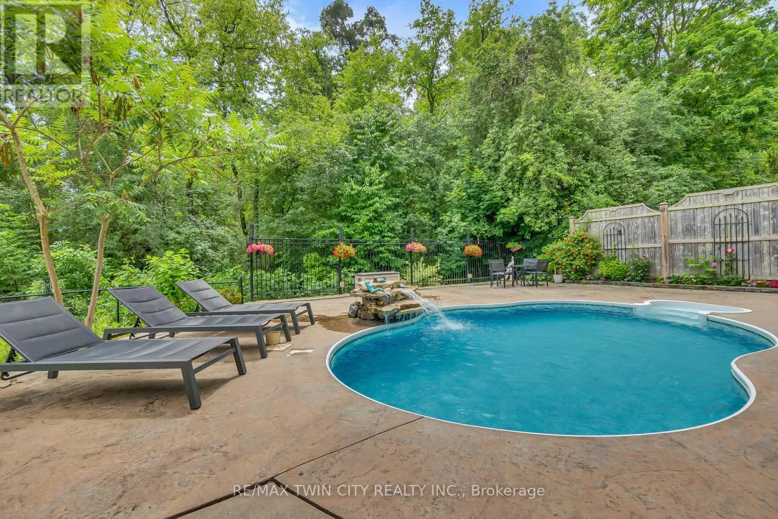 107 CHANDOS DRIVE