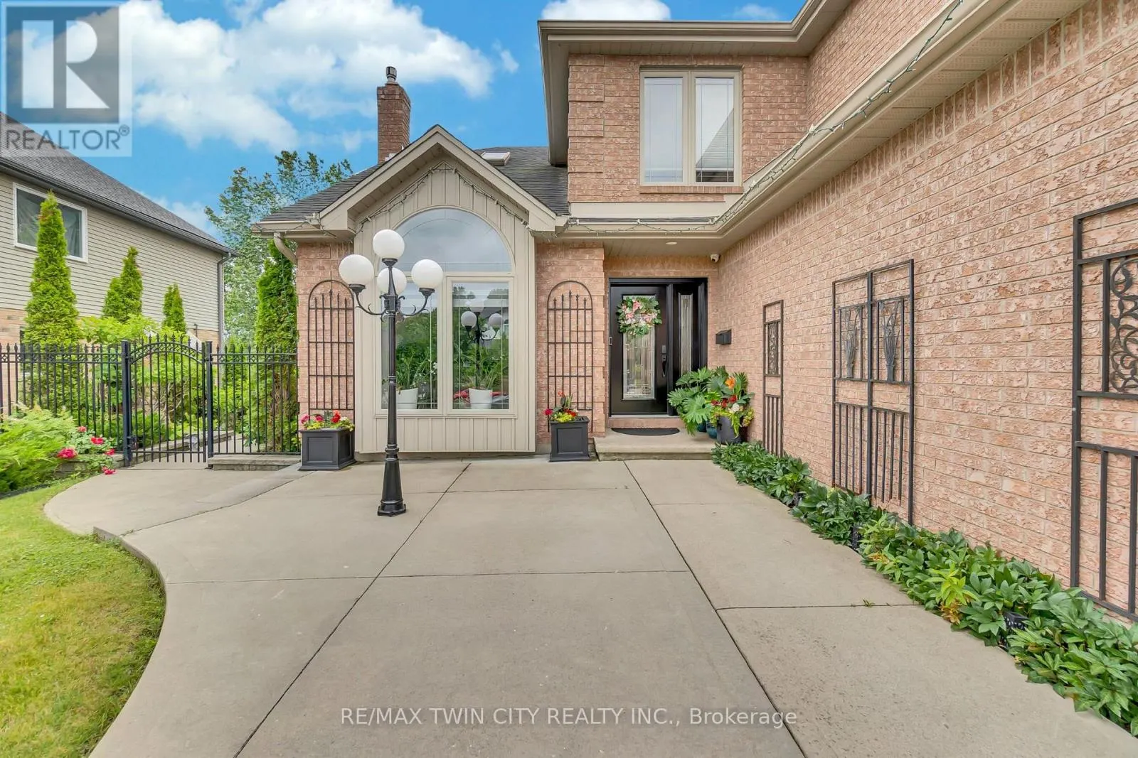 107 CHANDOS DRIVE
