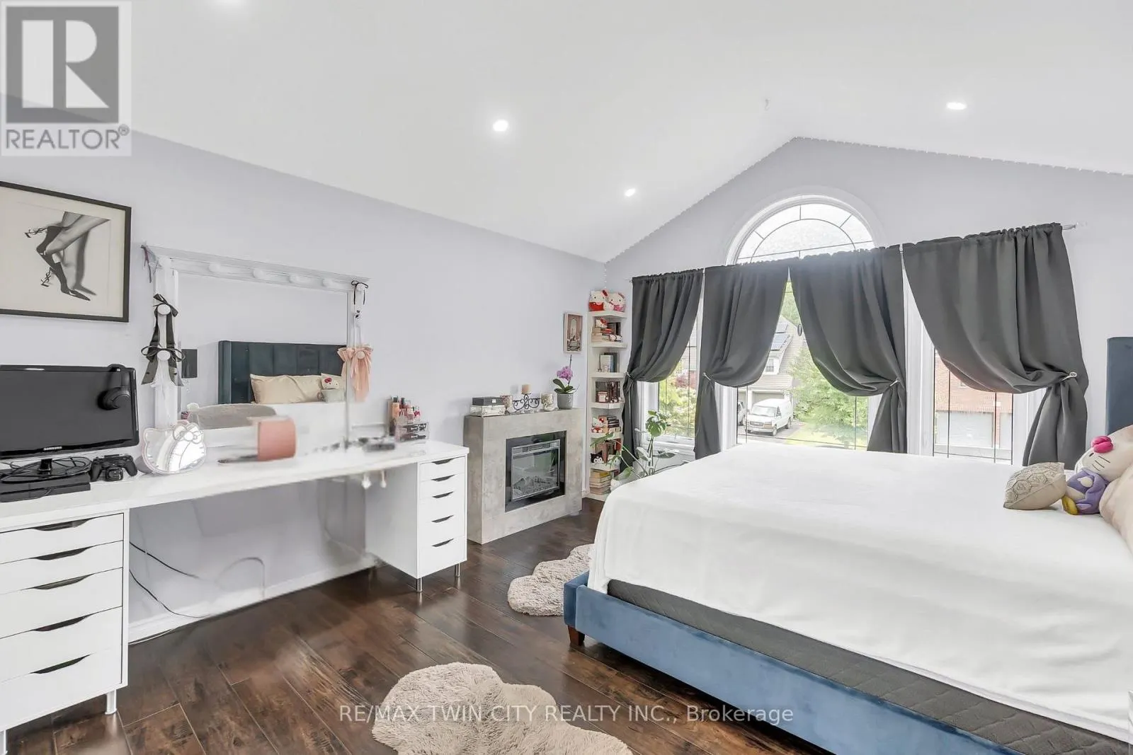 107 CHANDOS DRIVE
