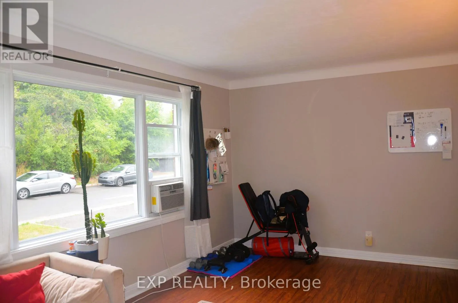 2 - 42 LAVERGNE ST STREET E