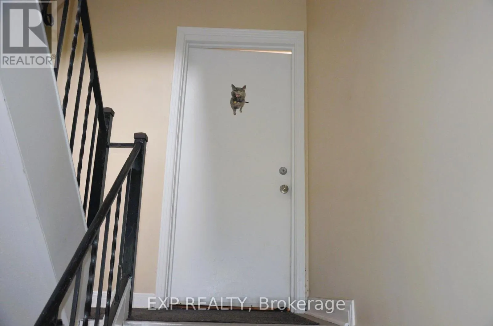 2 - 42 LAVERGNE ST STREET E