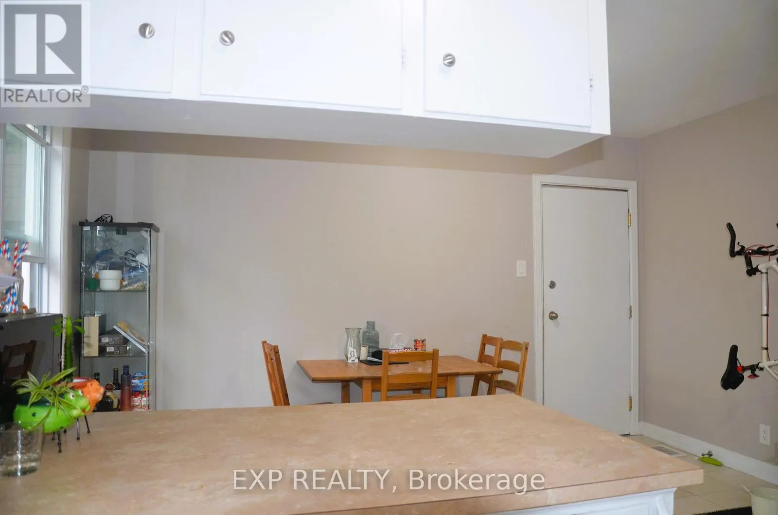 2 - 42 LAVERGNE ST STREET E