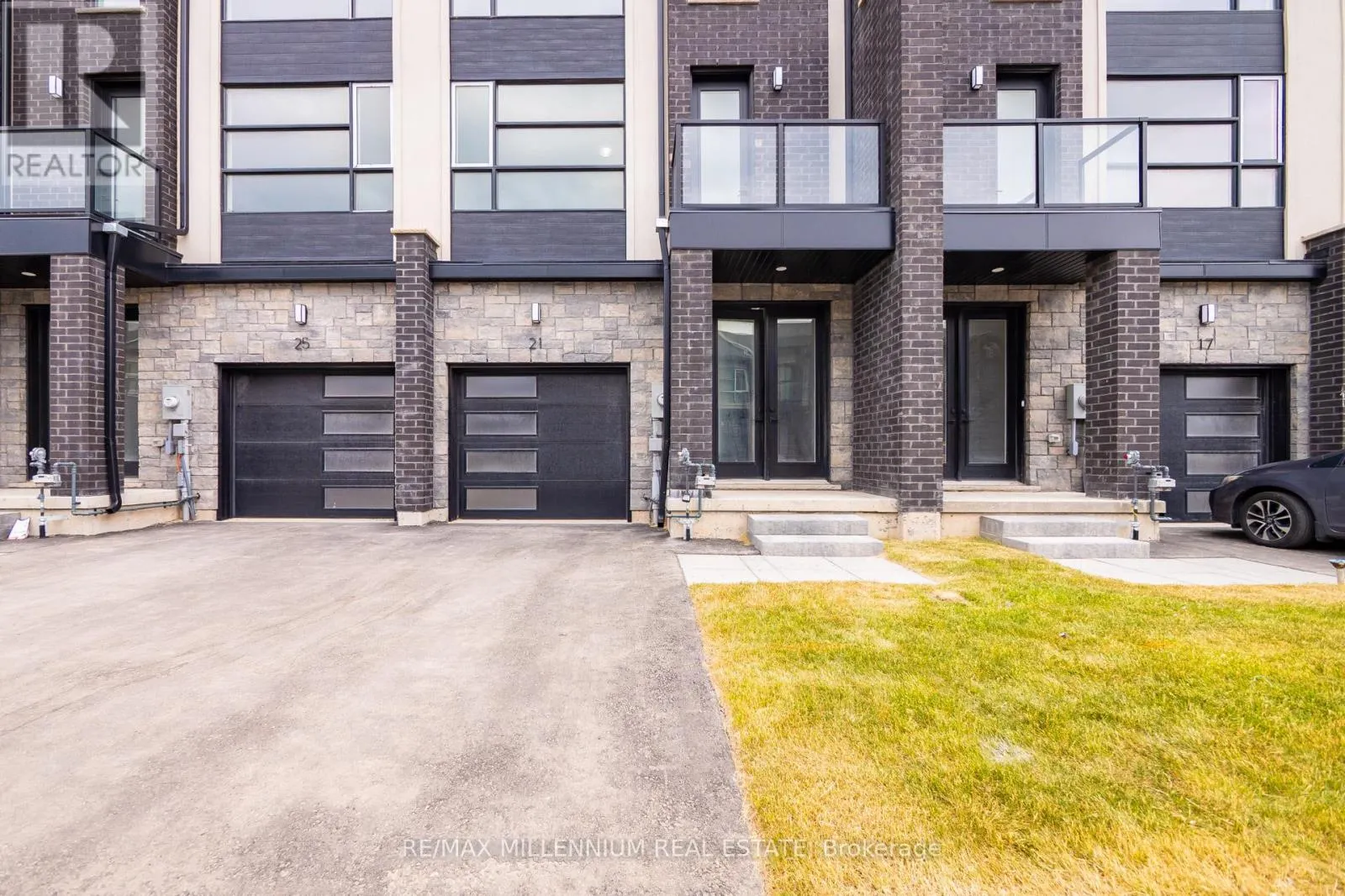 21 WARREN TRAIL