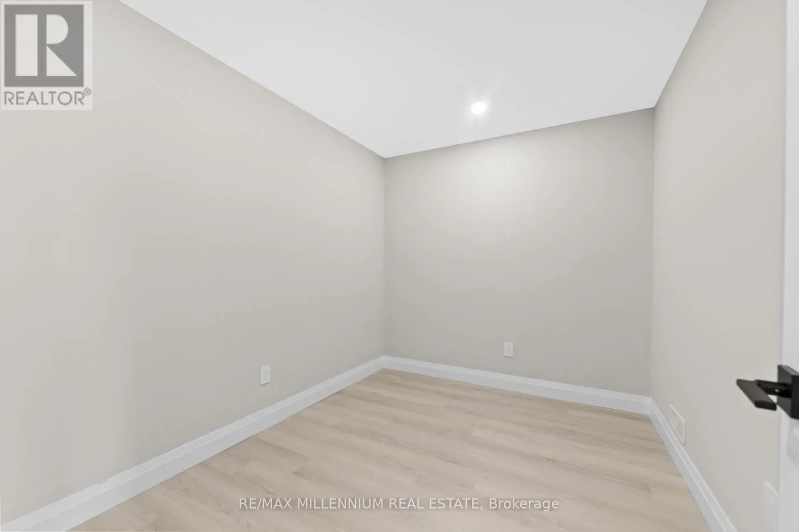 21 WARREN TRAIL