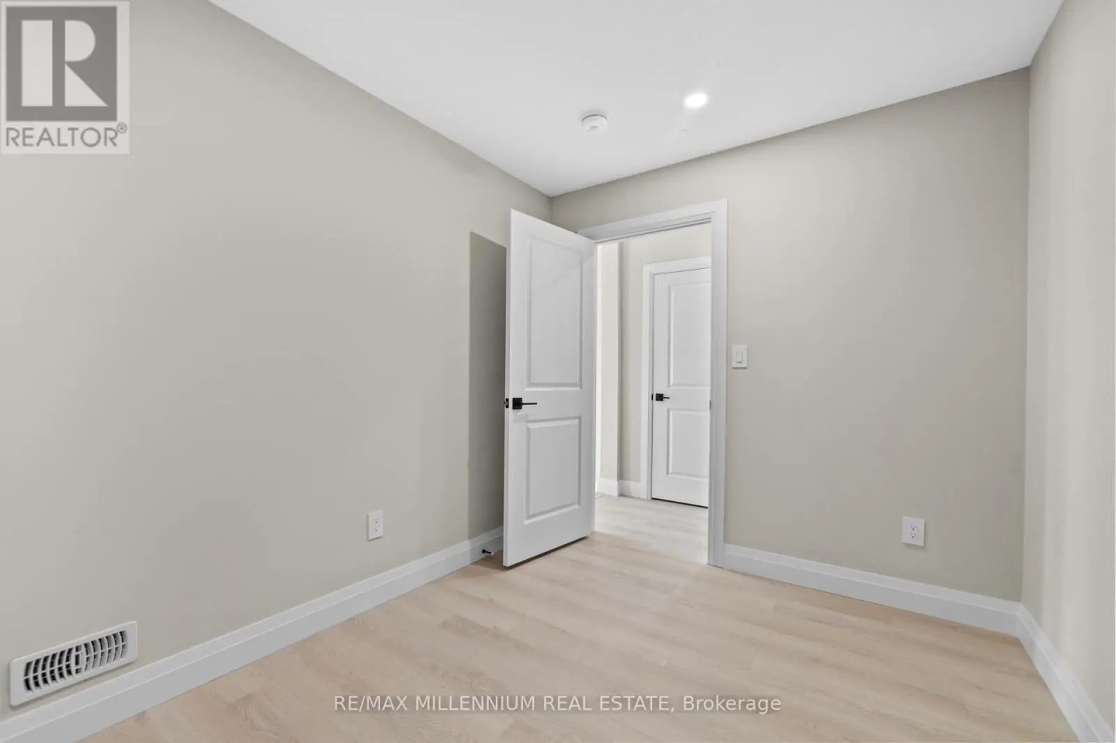 21 WARREN TRAIL