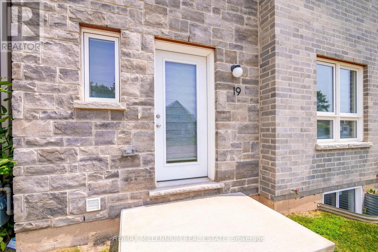 19 PERENACK AVENUE