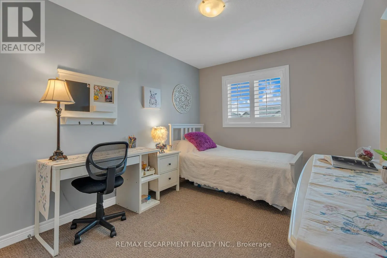72 DODMAN CRESCENT