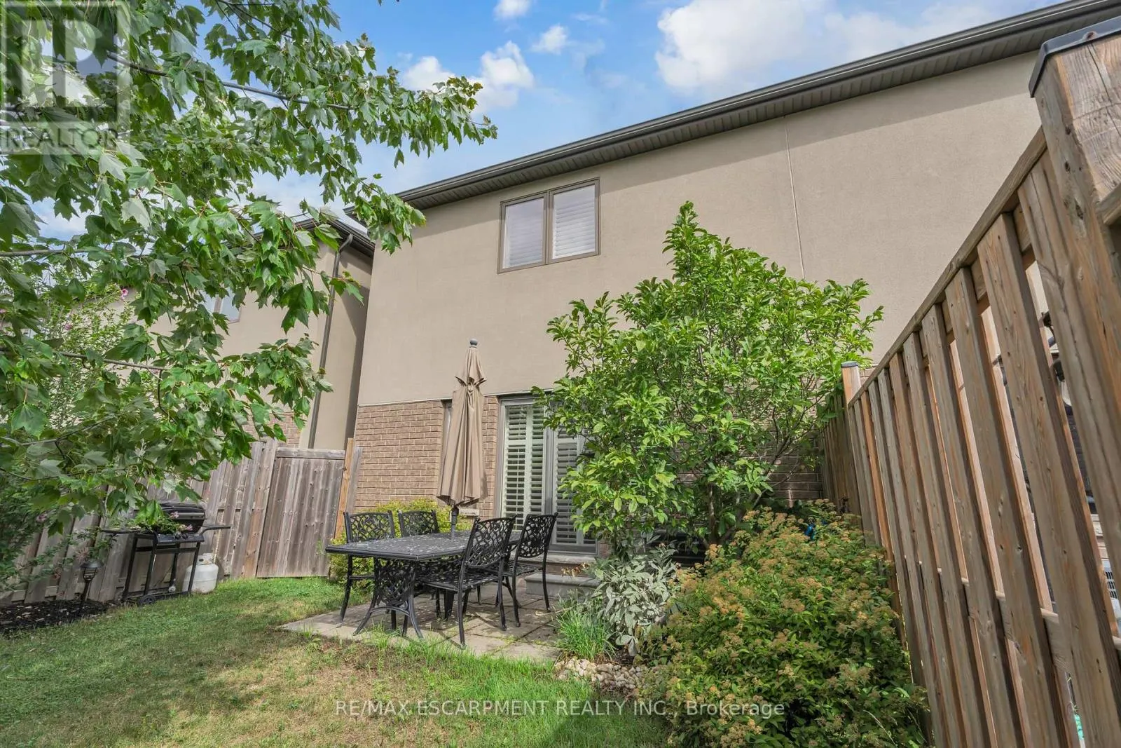 72 DODMAN CRESCENT
