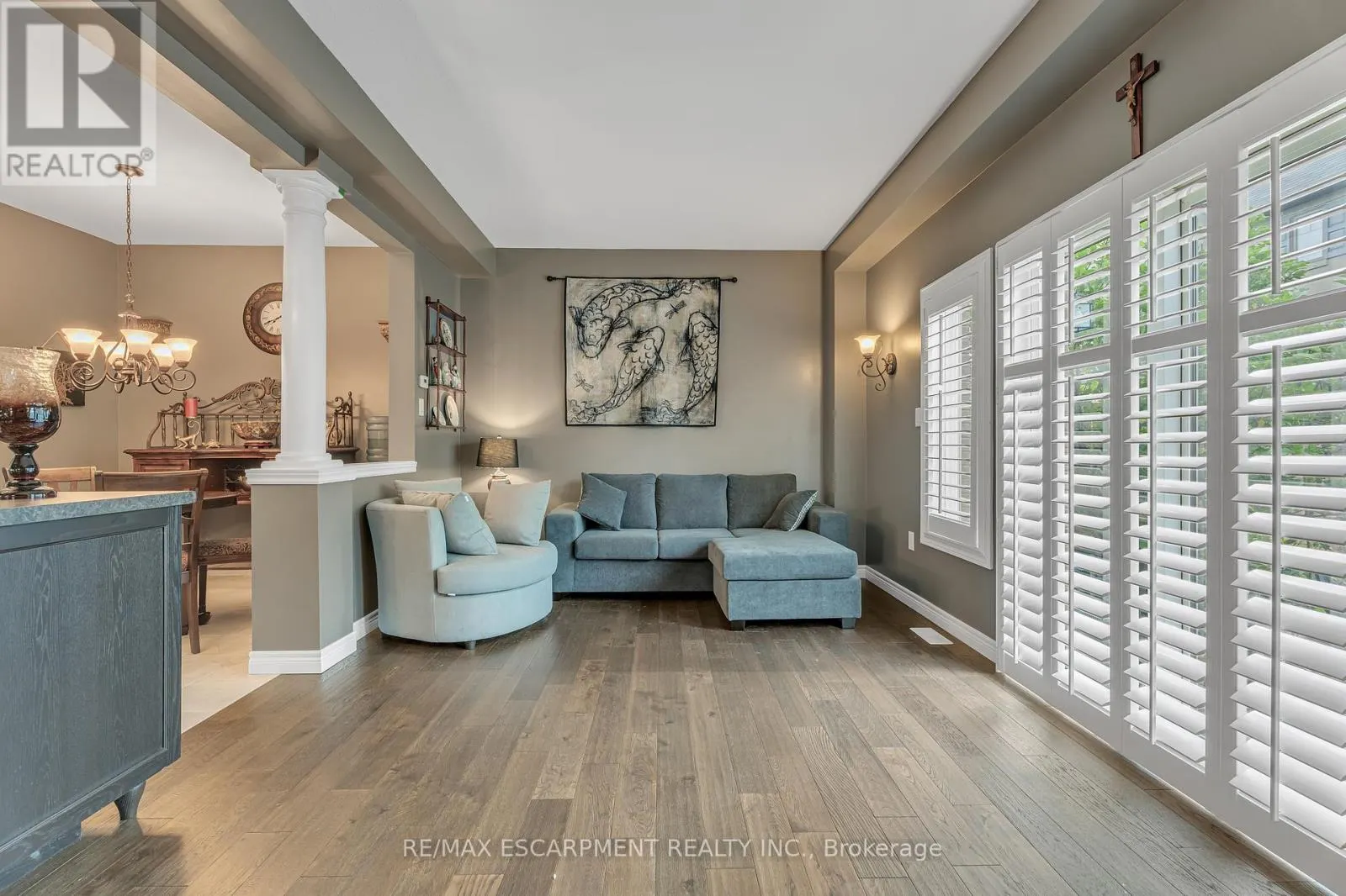 72 DODMAN CRESCENT