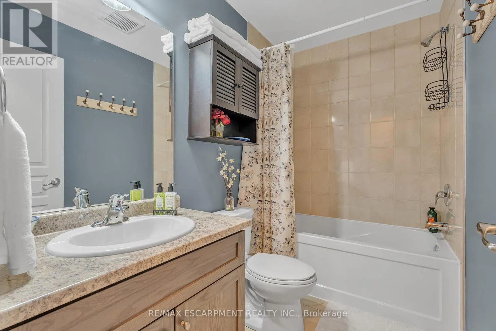 72 DODMAN CRESCENT