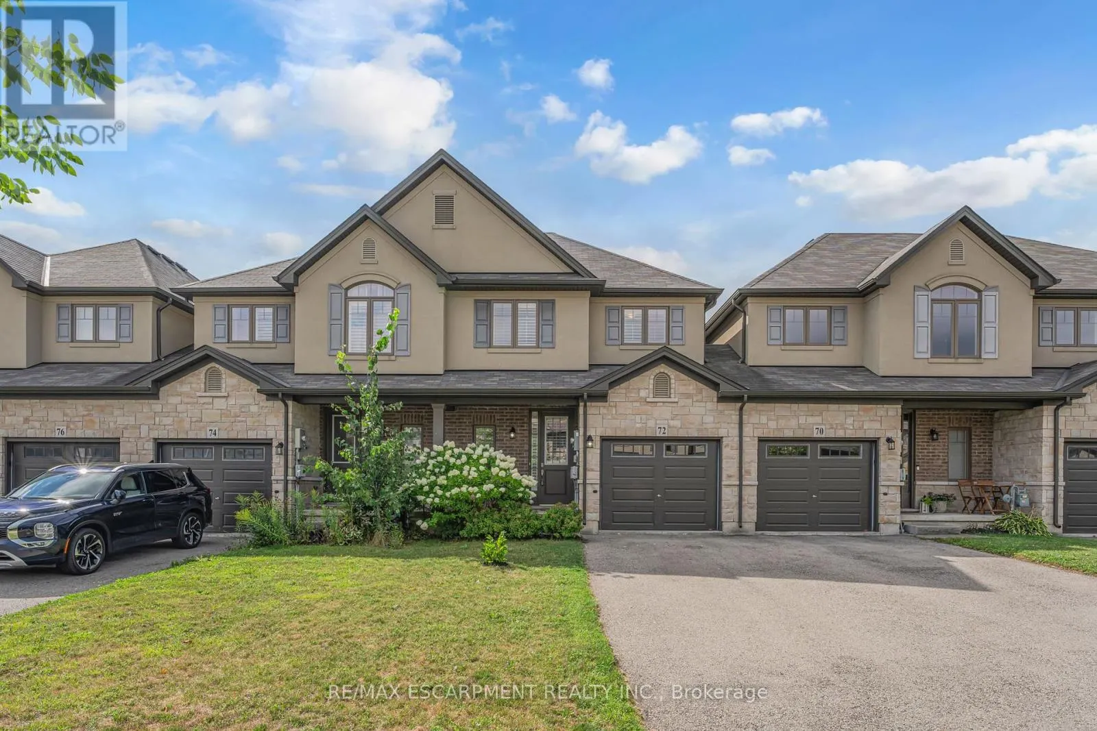 72 DODMAN CRESCENT