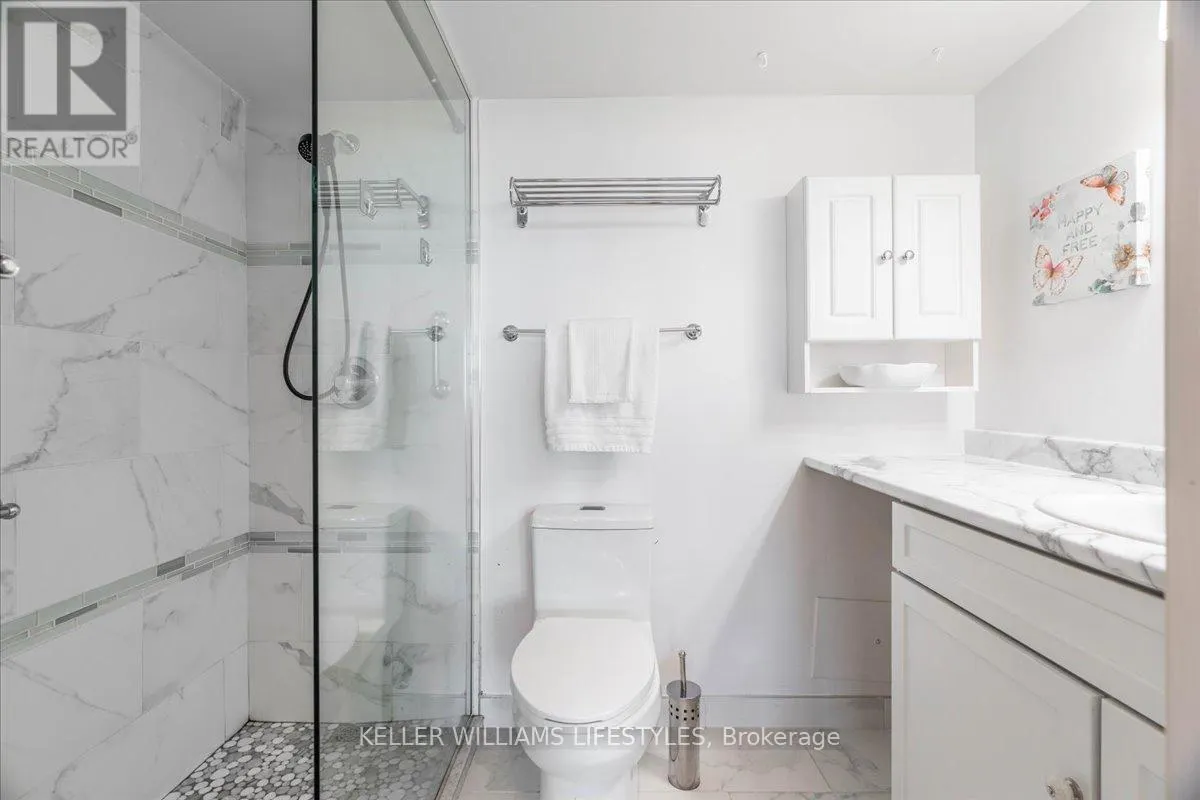 1601 - 389 DUNDAS STREET, #1601