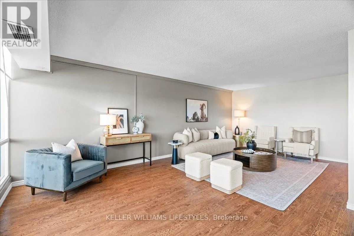 1601 - 389 DUNDAS STREET, #1601