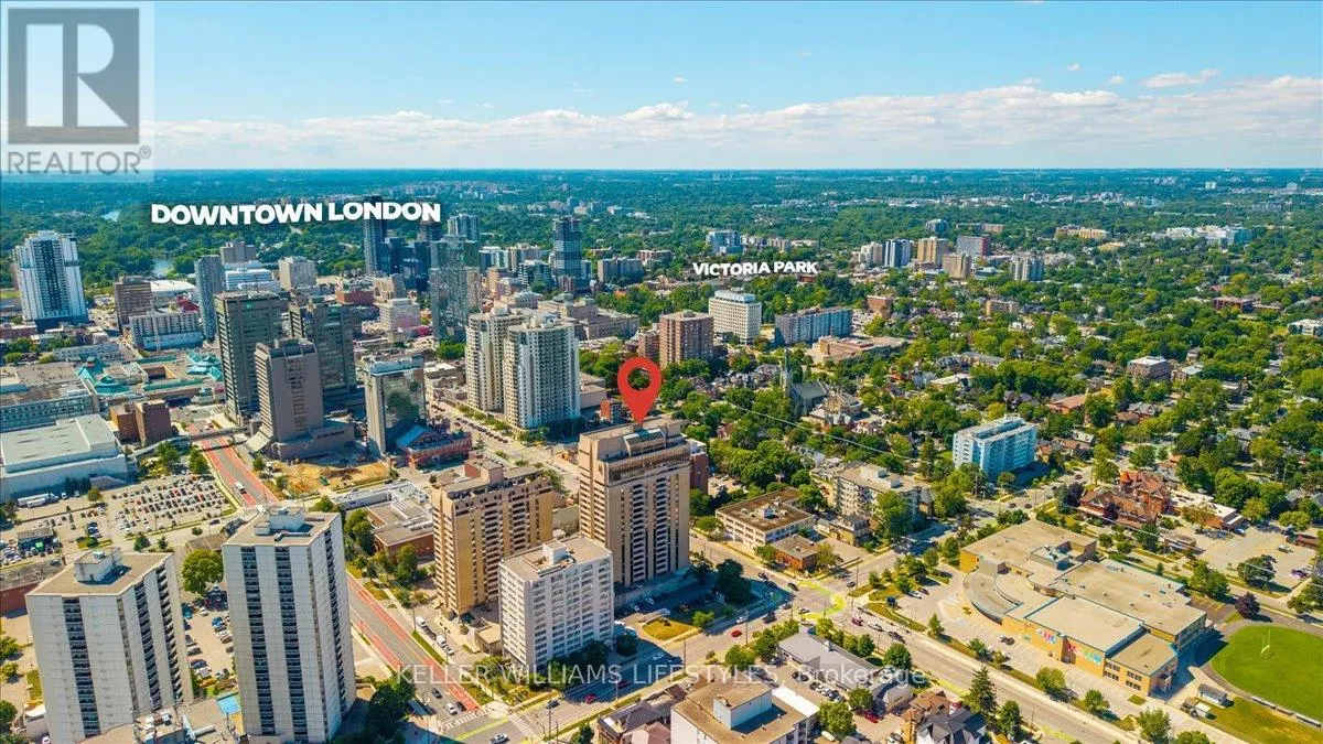 1601 - 389 DUNDAS STREET, #1601