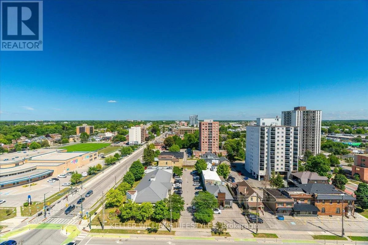 1601 - 389 DUNDAS STREET, #1601