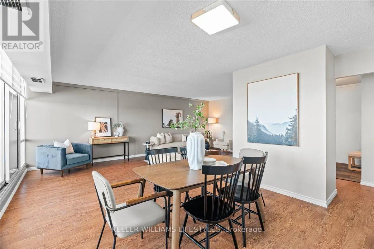 1601 - 389 DUNDAS STREET, #1601