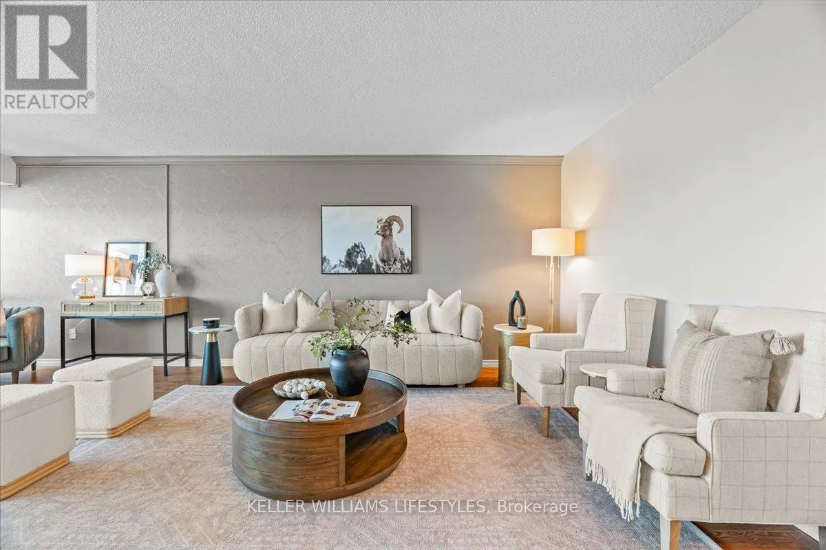 1601 - 389 DUNDAS STREET, #1601