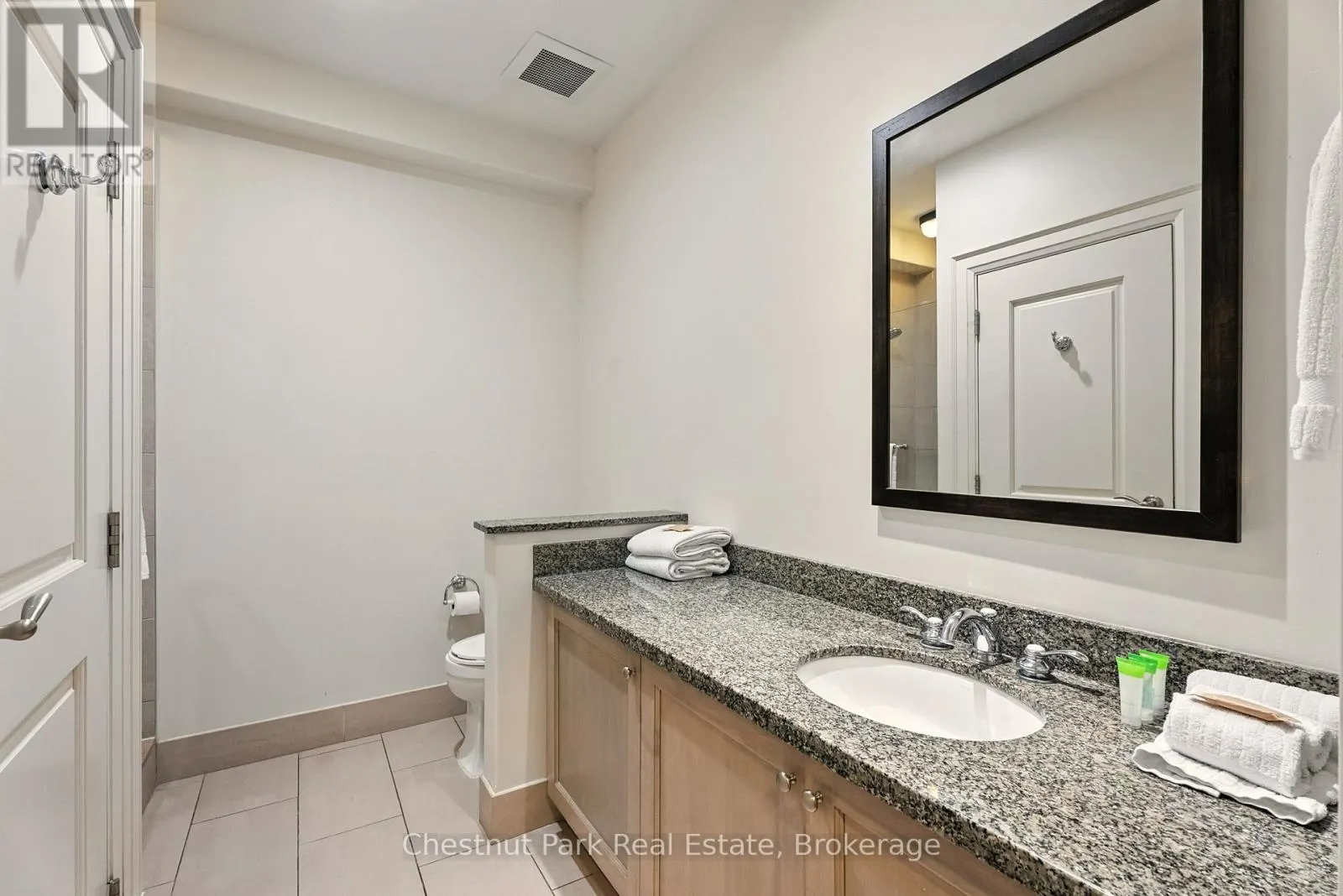L203-C1 - 1869 MUSKOKA RD 118 ROAD W, #L203-C1
