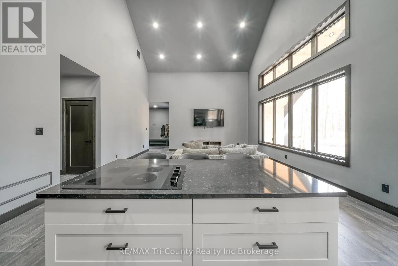 1498 12TH CONCESSION ROAD