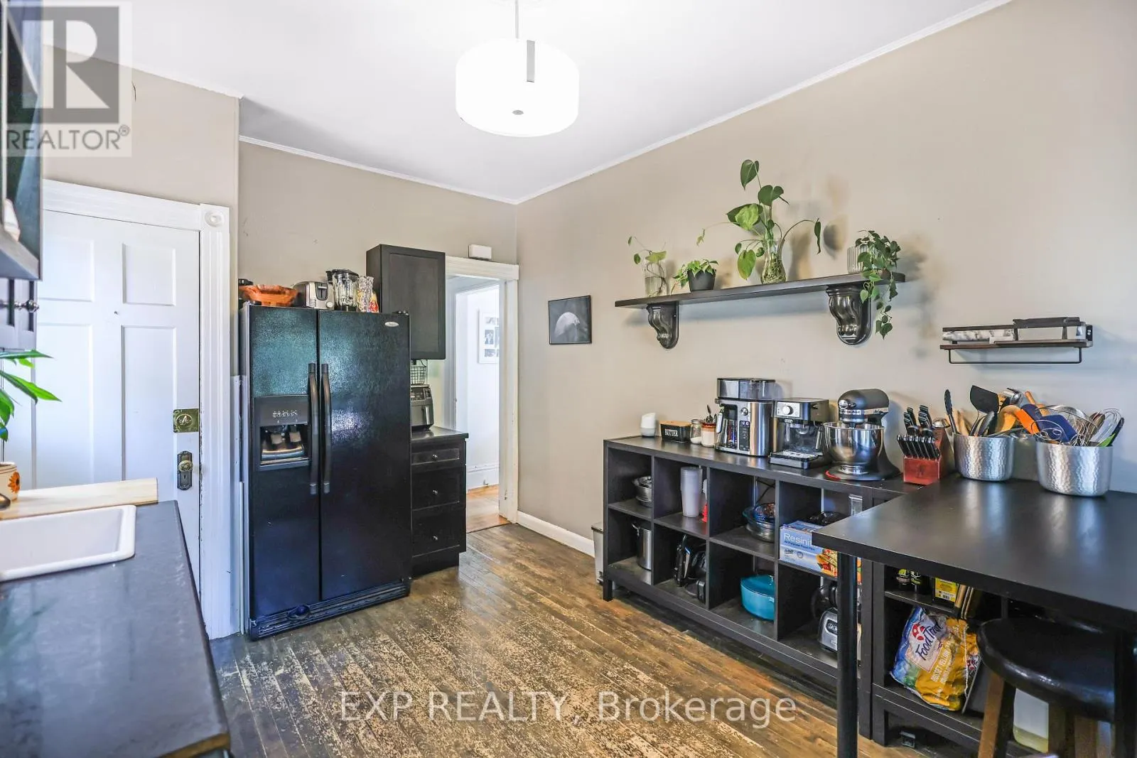 28 EASTBOURNE AVENUE