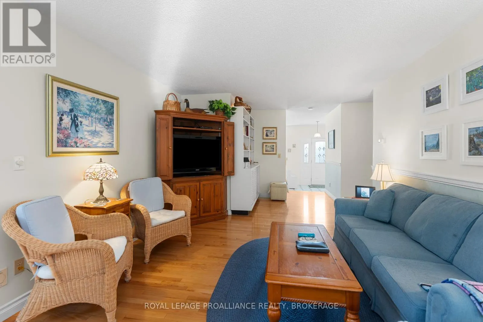 965 AMBLESIDE CRESCENT
