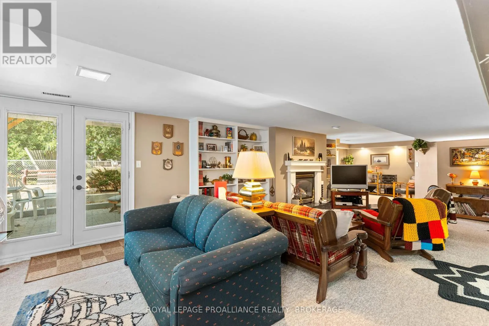 965 AMBLESIDE CRESCENT