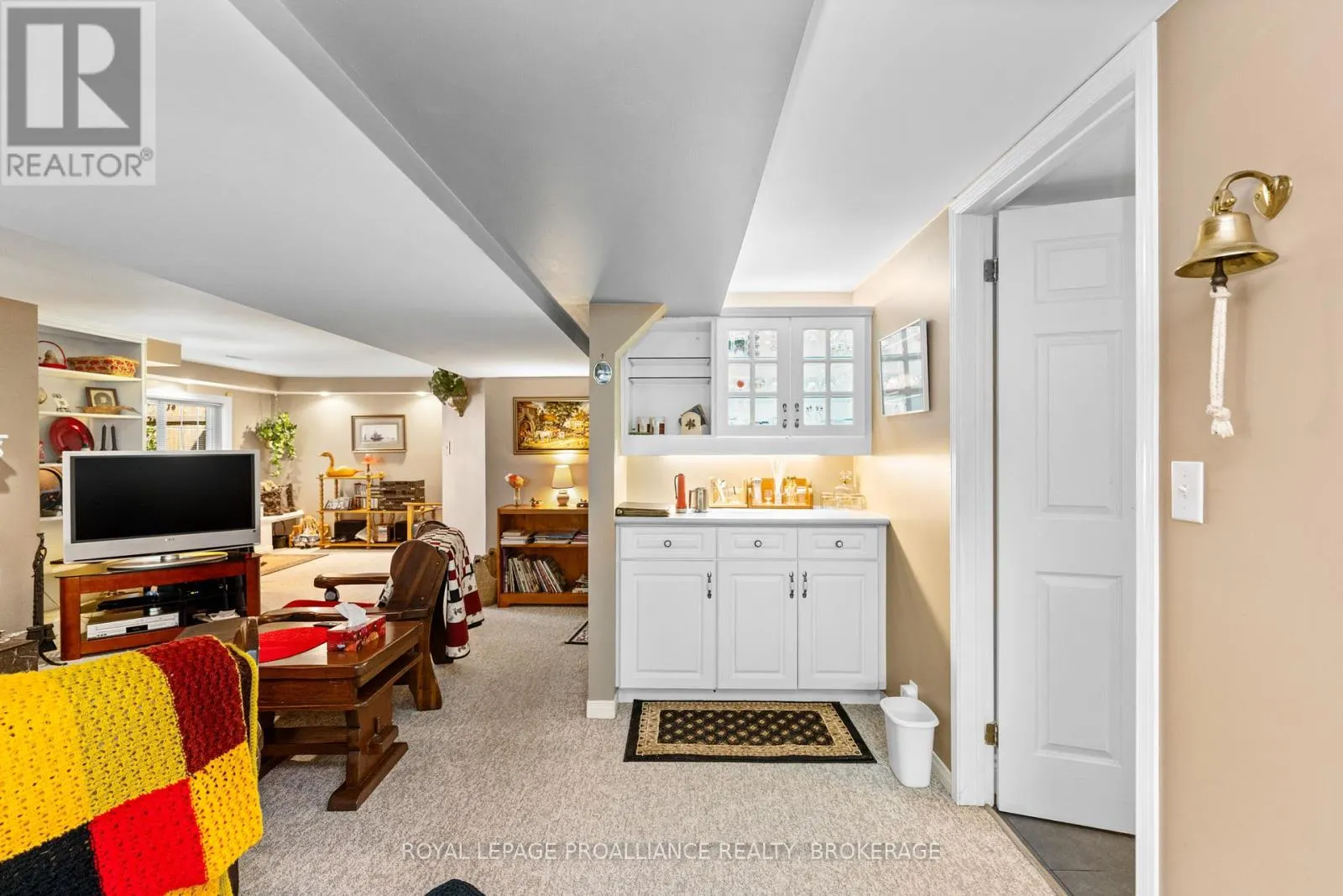 965 AMBLESIDE CRESCENT