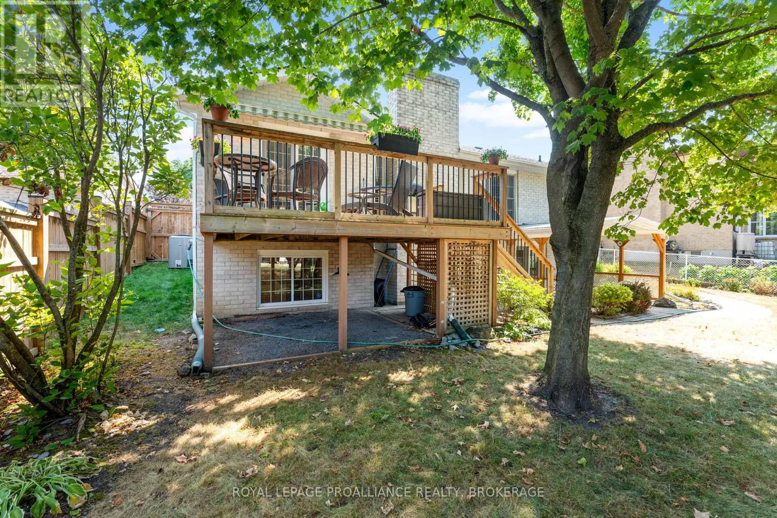 965 AMBLESIDE CRESCENT