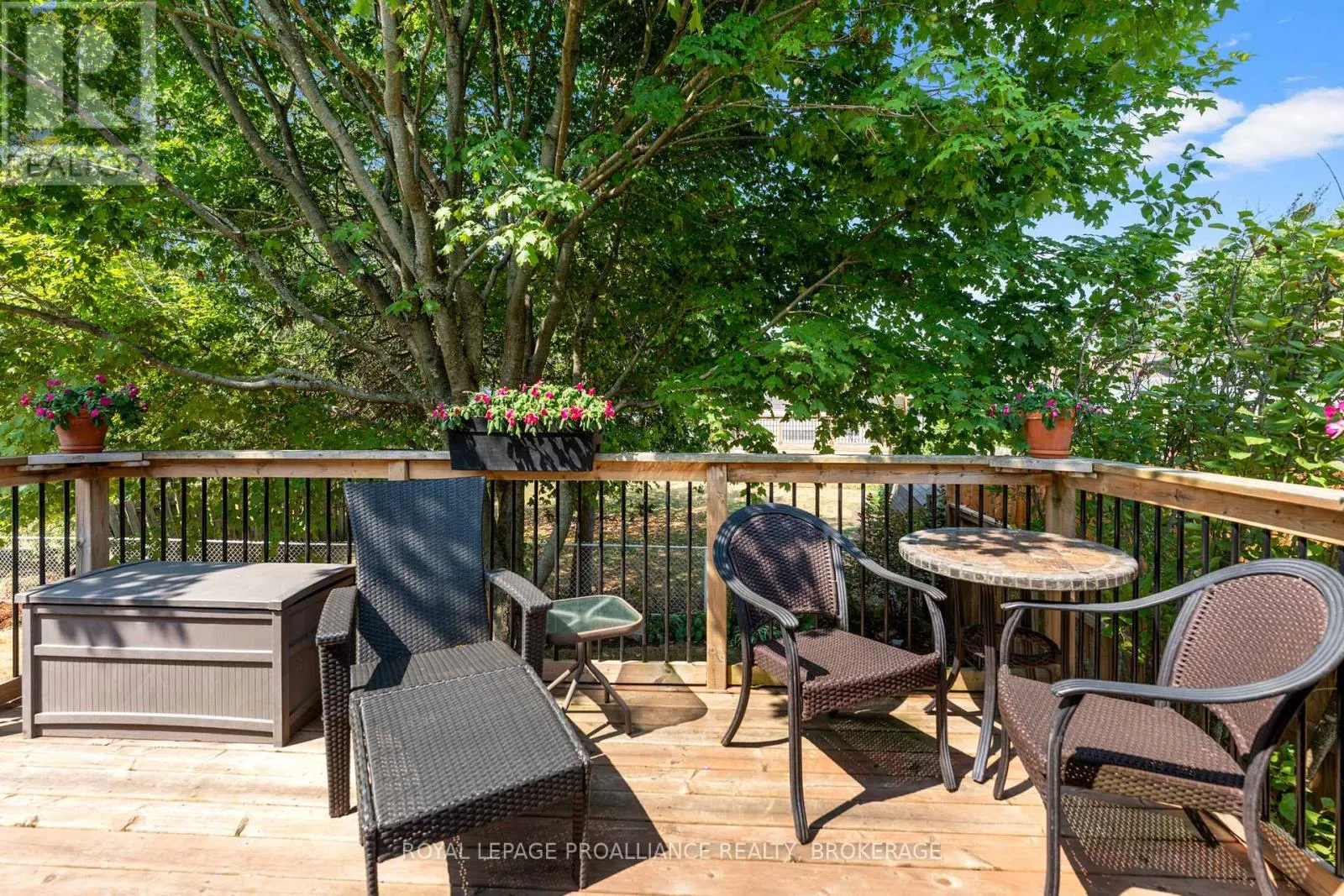 965 AMBLESIDE CRESCENT