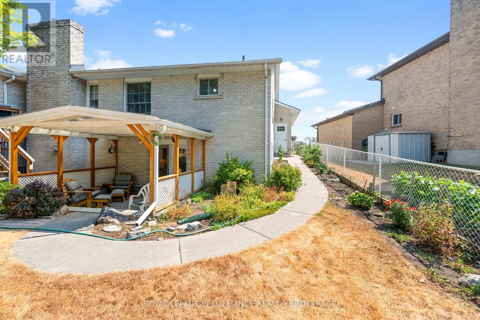 965 AMBLESIDE CRESCENT