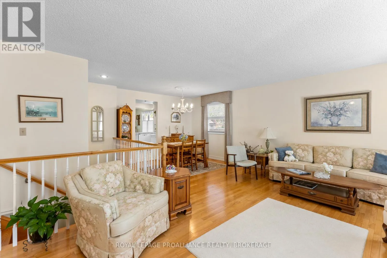 965 AMBLESIDE CRESCENT