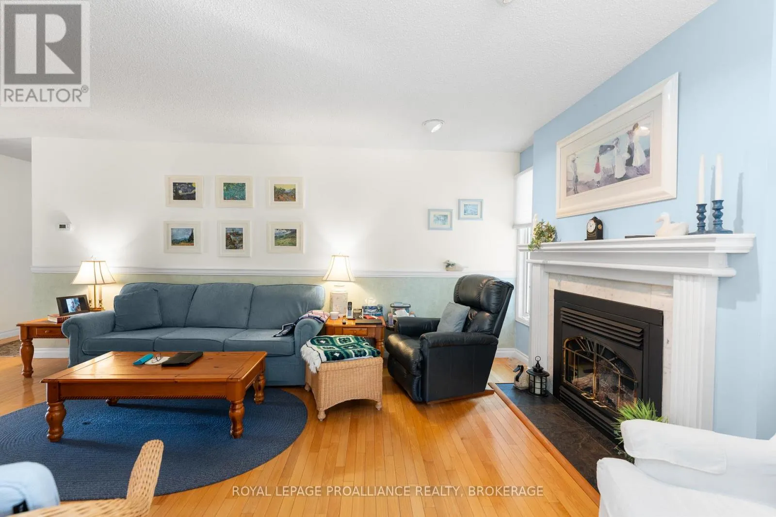 965 AMBLESIDE CRESCENT