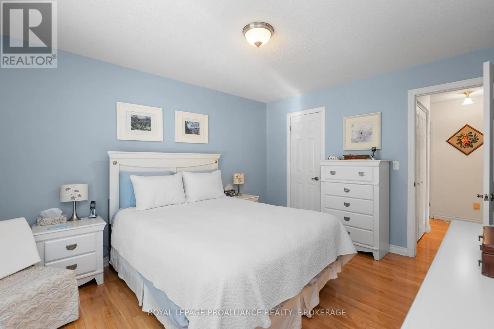 965 AMBLESIDE CRESCENT