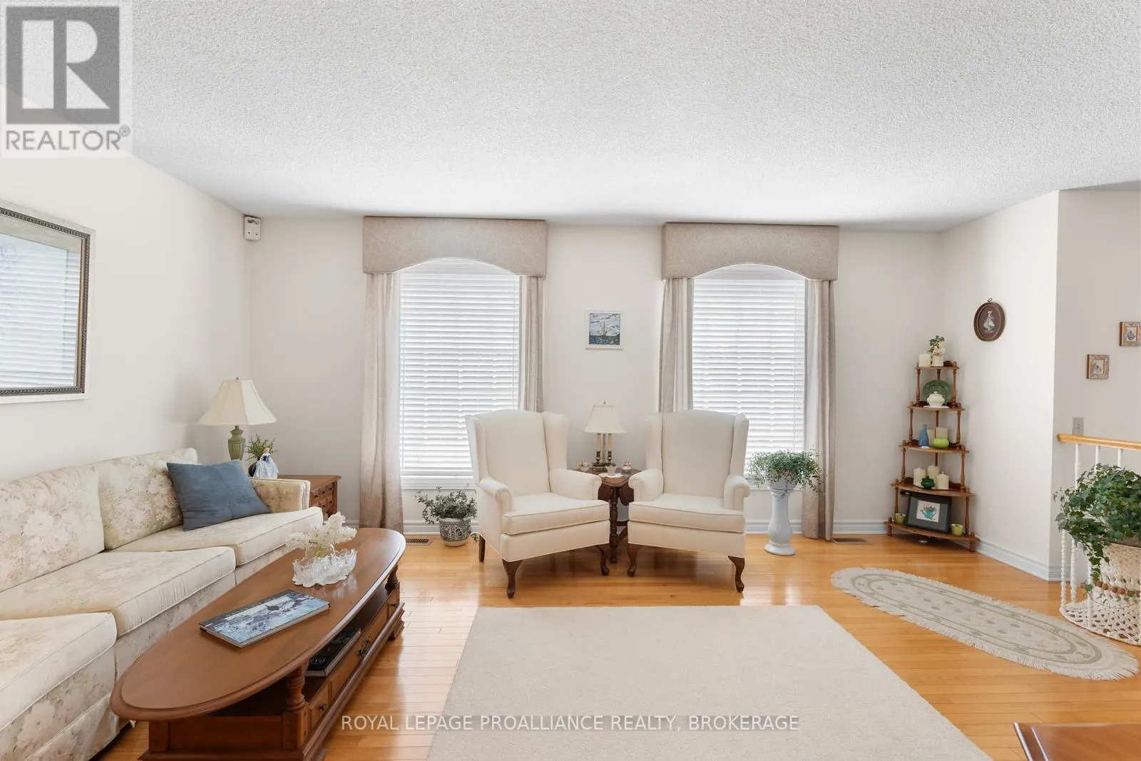 965 AMBLESIDE CRESCENT
