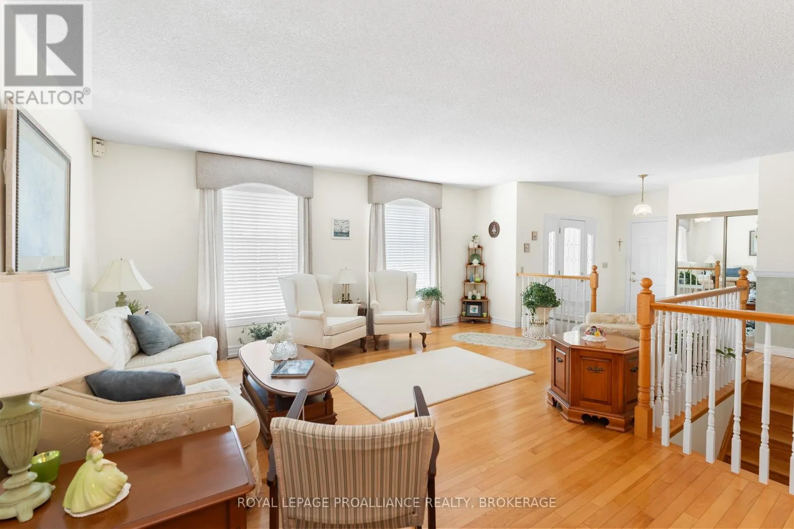 965 AMBLESIDE CRESCENT