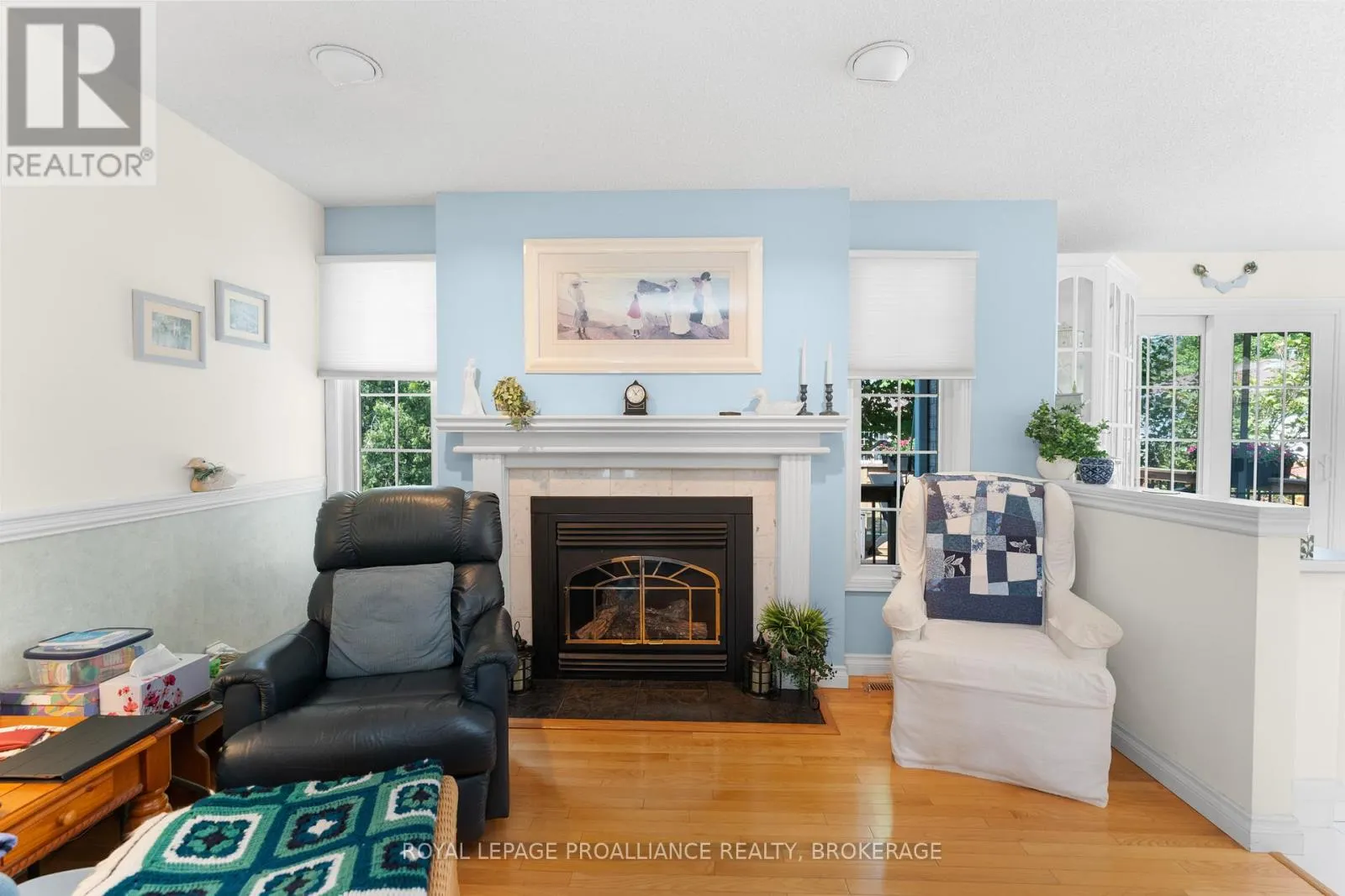 965 AMBLESIDE CRESCENT