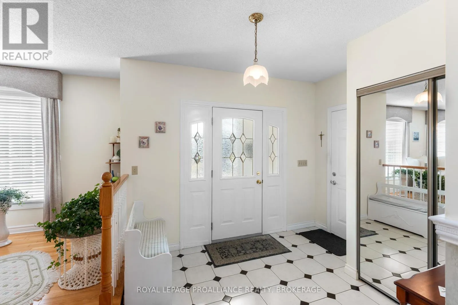 965 AMBLESIDE CRESCENT