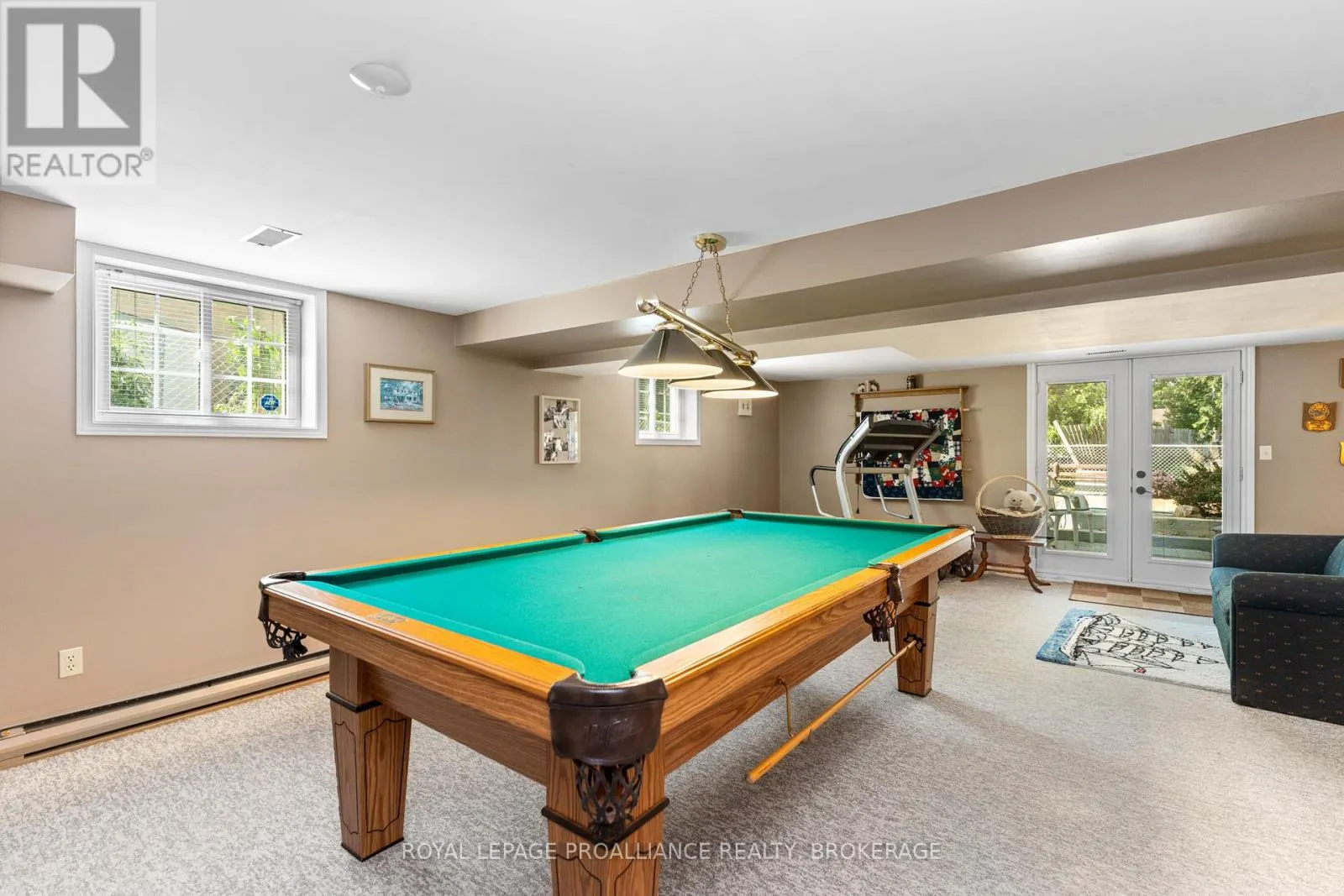 965 AMBLESIDE CRESCENT